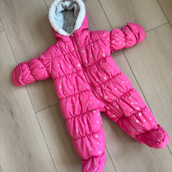 Carters 3-6 Months Pink Snowsuit Puffer Footed Star Print Hooded Warm Winter - Picture 1 of 6